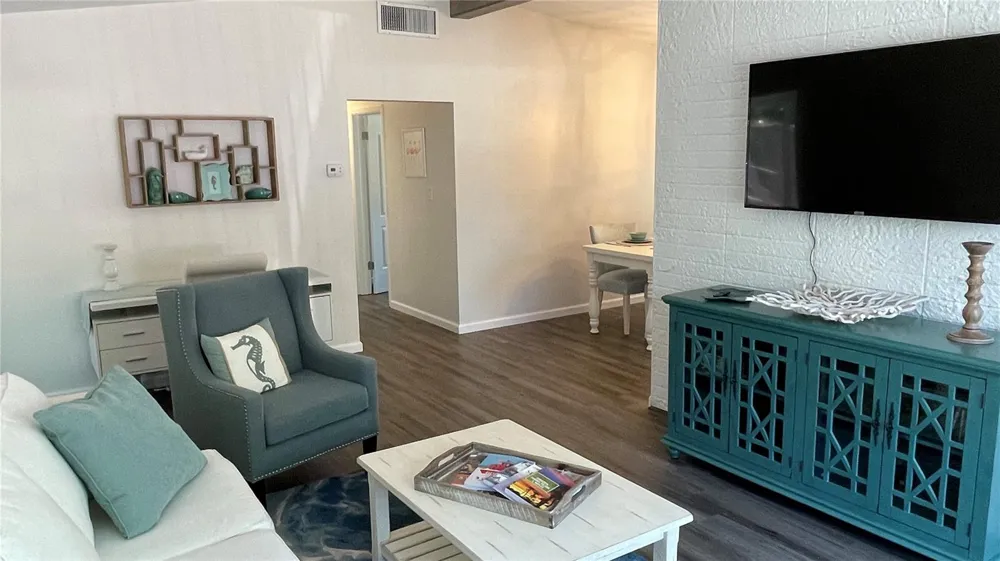 2504 S MILMAR DRIVE Sarasota, FL 34237