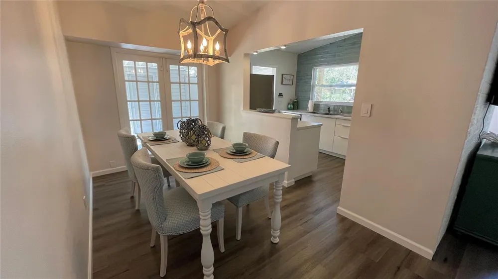 2504 S MILMAR DRIVE Sarasota, FL 34237