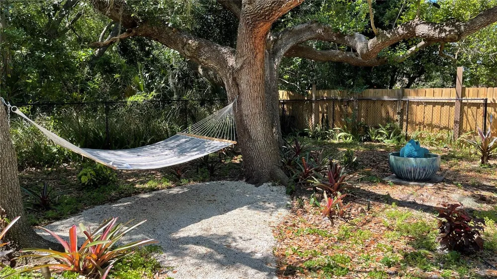 2504 S MILMAR DRIVE Sarasota, FL 34237