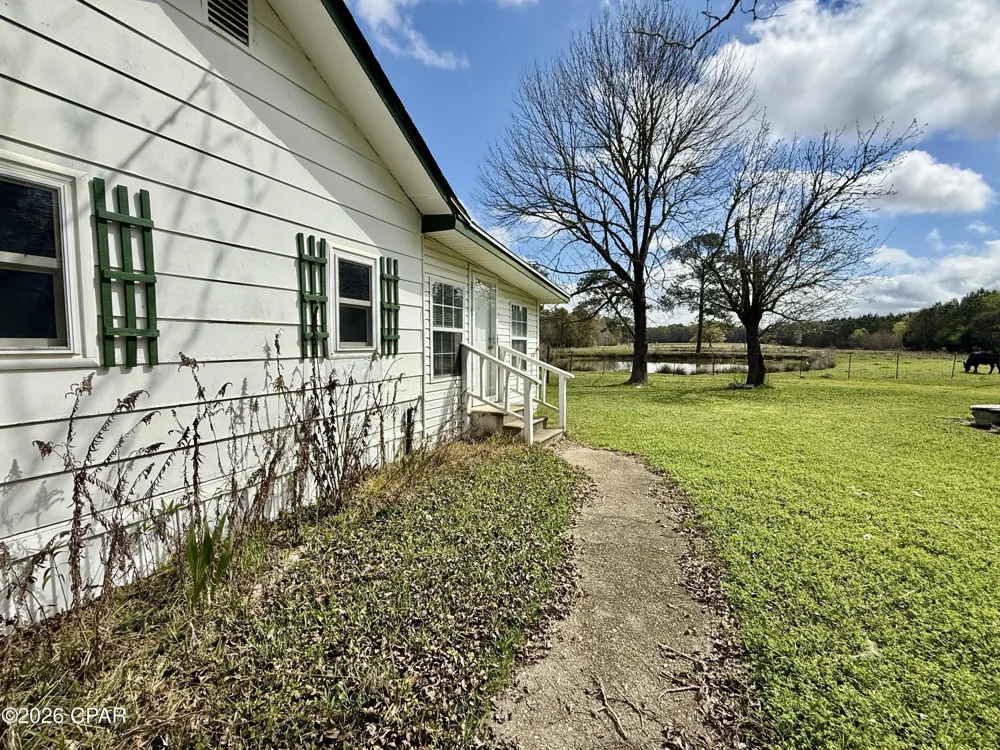 4906 Galloway Road Graceville, FL 32440