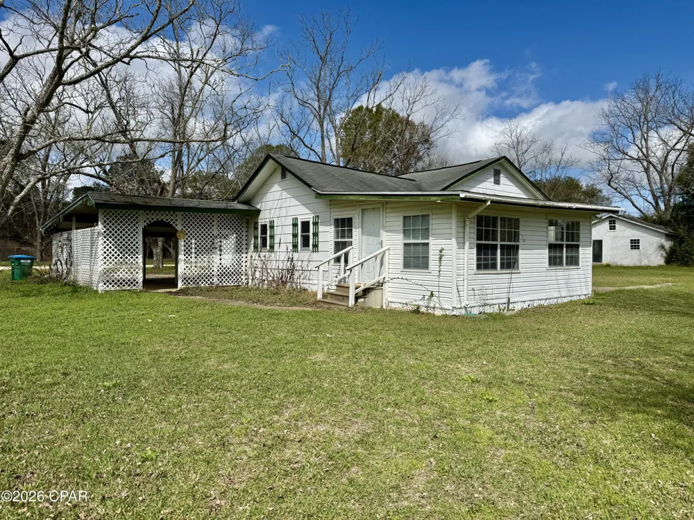 4906 Galloway Road Graceville, FL 32440