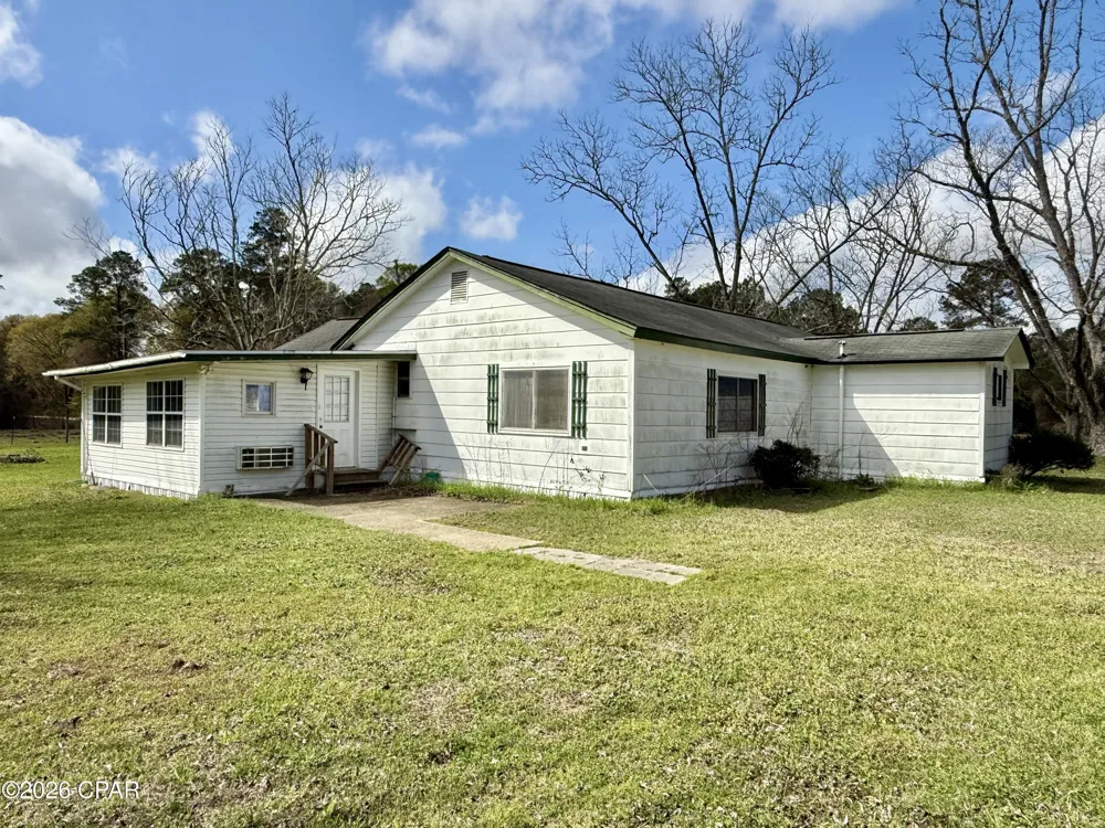 4906 Galloway Road Graceville, FL 32440