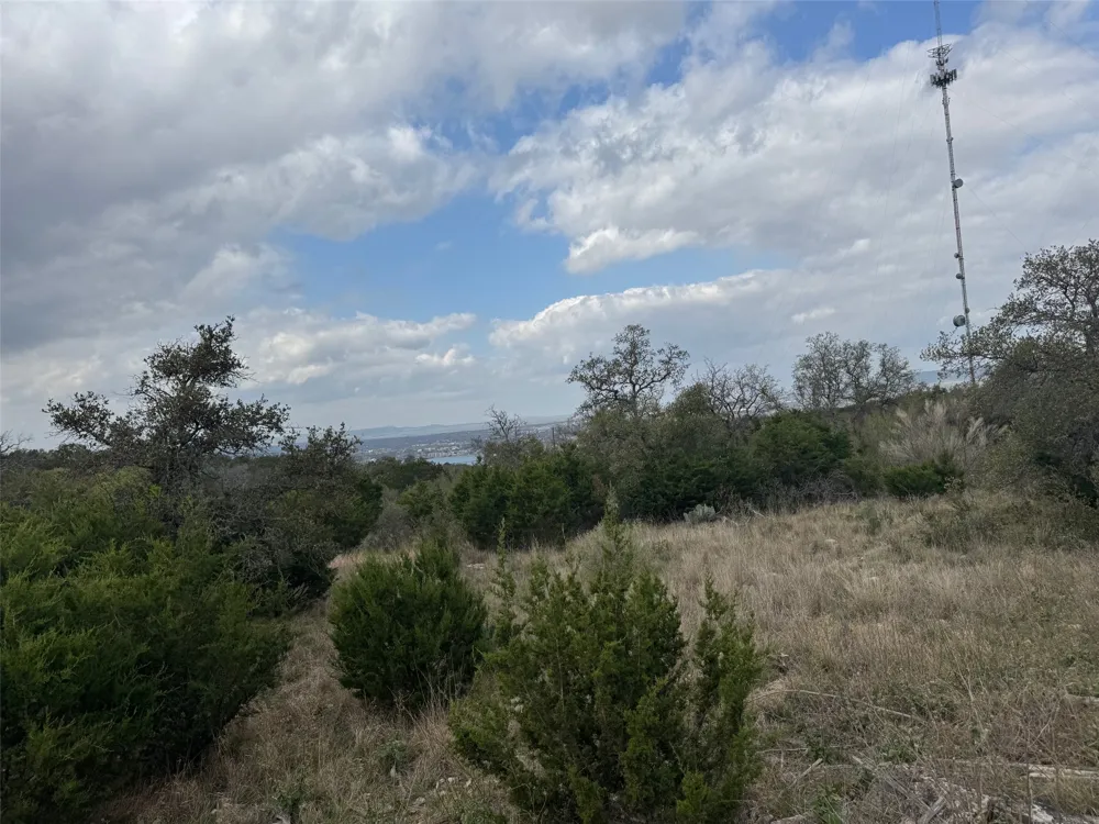 34 Eagle Feather Kingsland, TX 78639