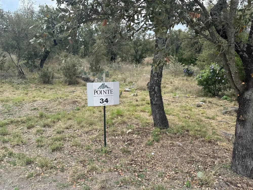 34 Eagle Feather Kingsland, TX 78639
