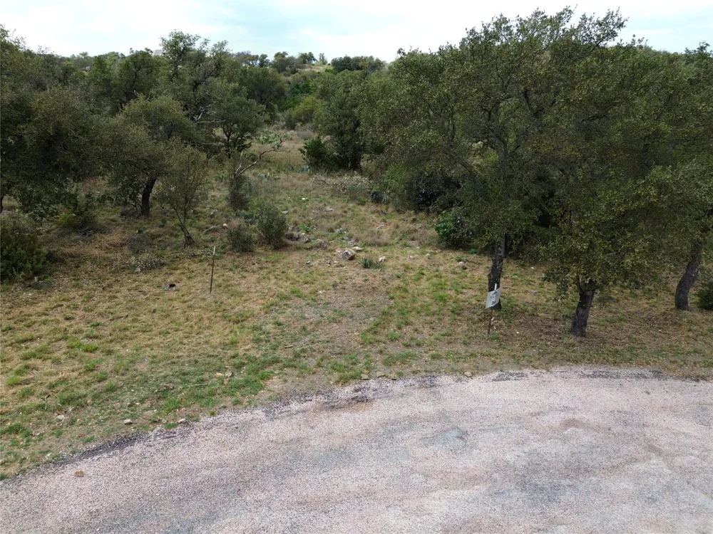 34 Eagle Feather Kingsland, TX 78639