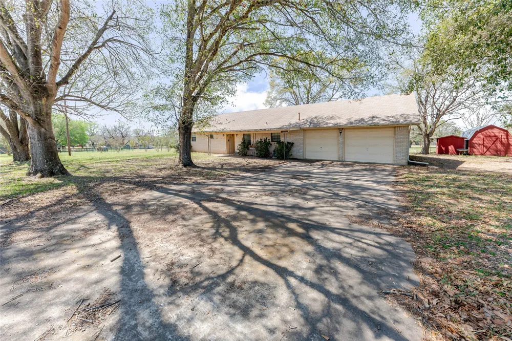 182 Norma Jean Boulevard Smithville, TX 78957