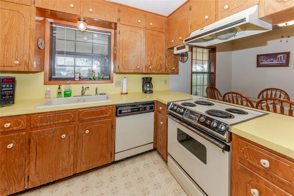 182 Norma Jean Boulevard Smithville, TX 78957