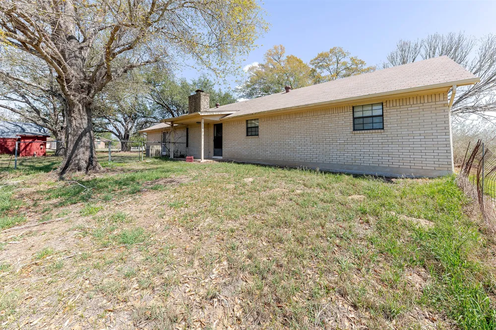 182 Norma Jean Boulevard Smithville, TX 78957