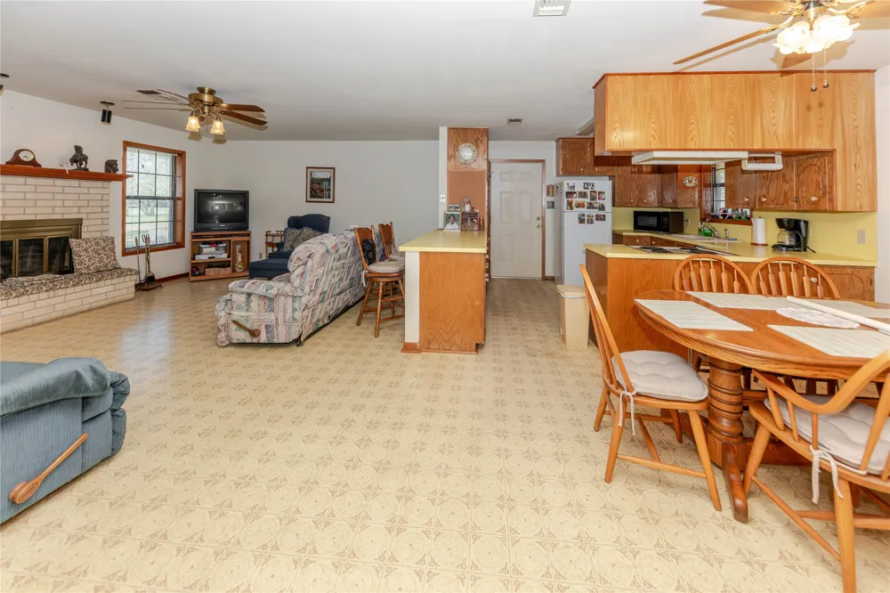 182 Norma Jean Boulevard Smithville, TX 78957