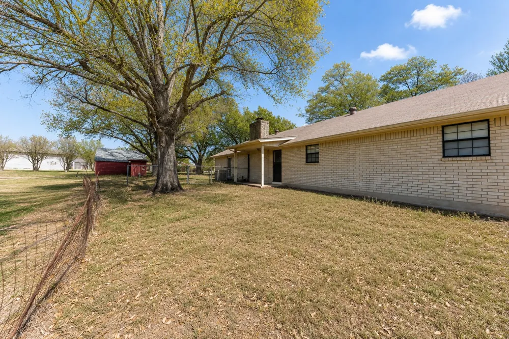 182 Norma Jean Boulevard Smithville, TX 78957