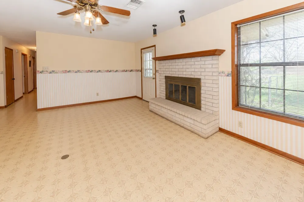 182 Norma Jean Boulevard Smithville, TX 78957