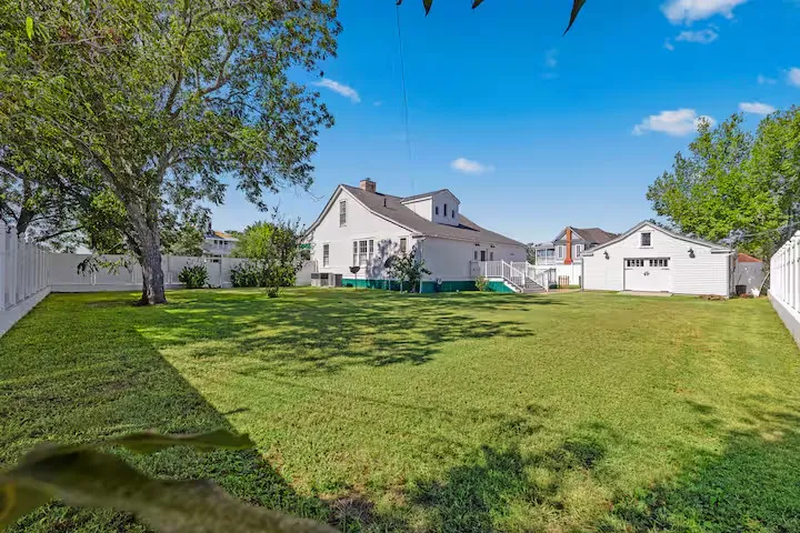 811 E Hempstead Street Giddings, TX 78942