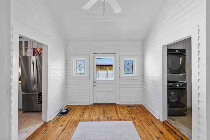 811 E Hempstead Street Giddings, TX 78942