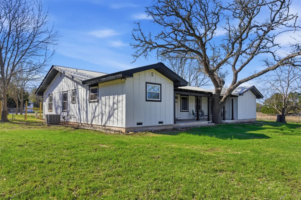 1115 County Road 2102 Lometa, TX 76853