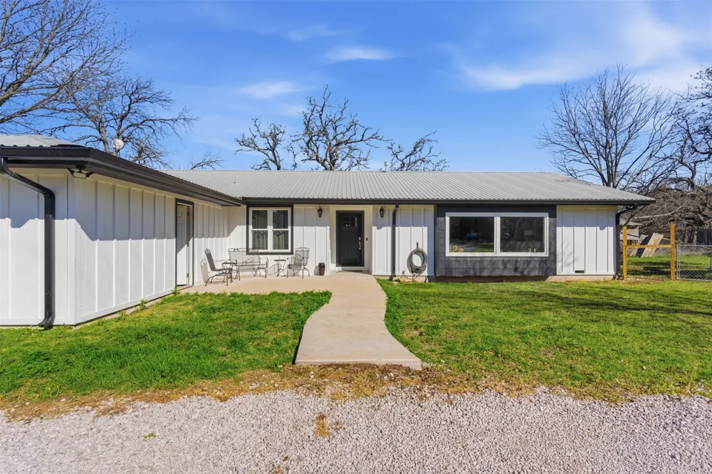 1115 County Road 2102 Lometa, TX 76853