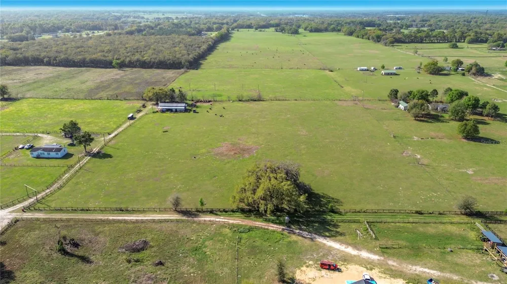 855 NE 107TH ROAD Oxford, FL 34484