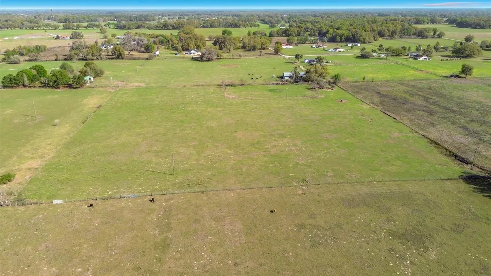 855 NE 107TH ROAD Oxford, FL 34484