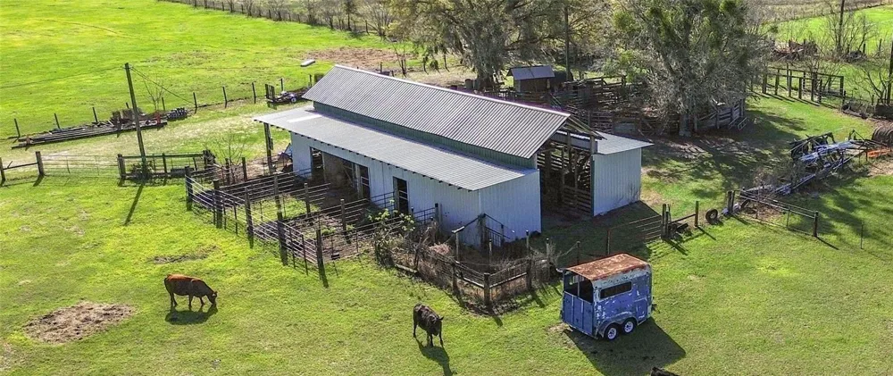 855 NE 107TH ROAD Oxford, FL 34484