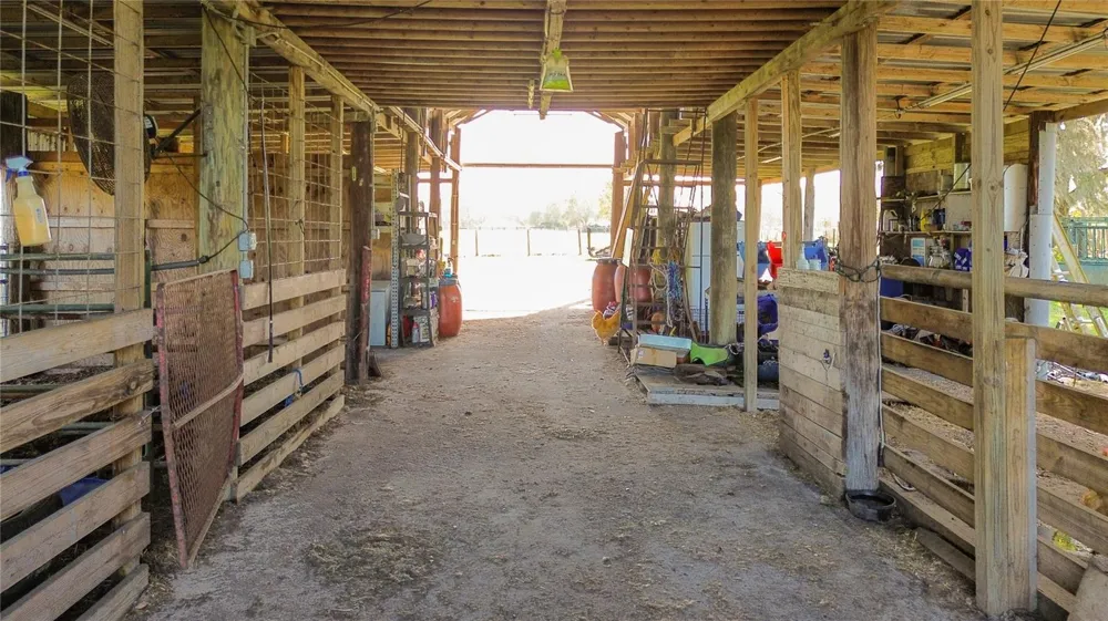 855 NE 107TH ROAD Oxford, FL 34484