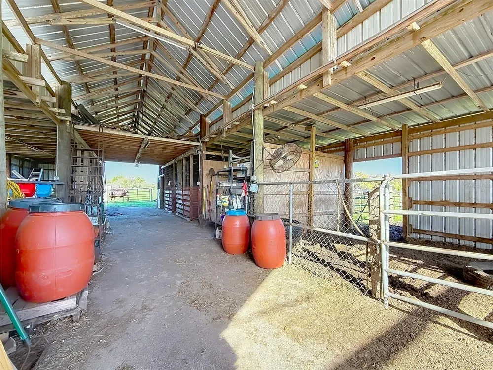 855 NE 107TH ROAD Oxford, FL 34484