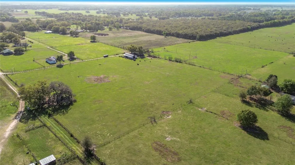 855 NE 107TH ROAD Oxford, FL 34484