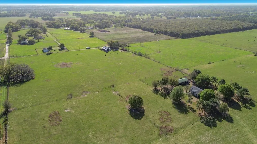 855 NE 107TH ROAD Oxford, FL 34484