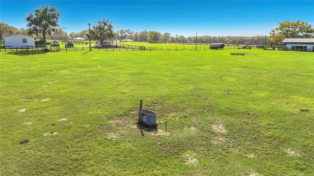 855 NE 107TH ROAD Oxford, FL 34484