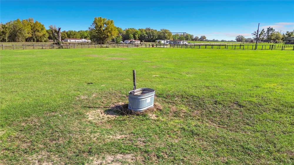 855 NE 107TH ROAD Oxford, FL 34484