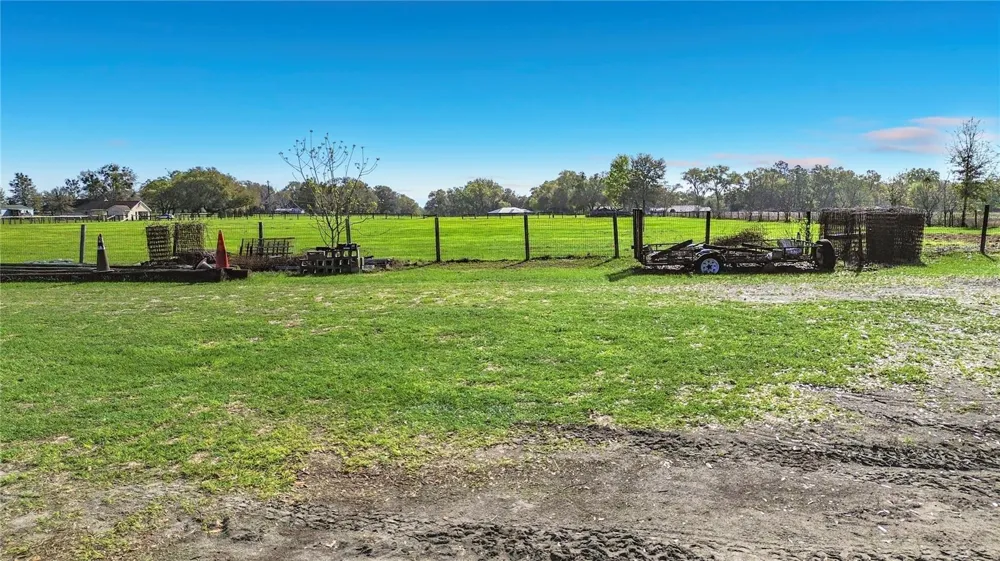 855 NE 107TH ROAD Oxford, FL 34484