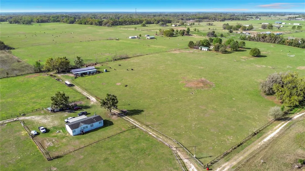 855 NE 107TH ROAD Oxford, FL 34484