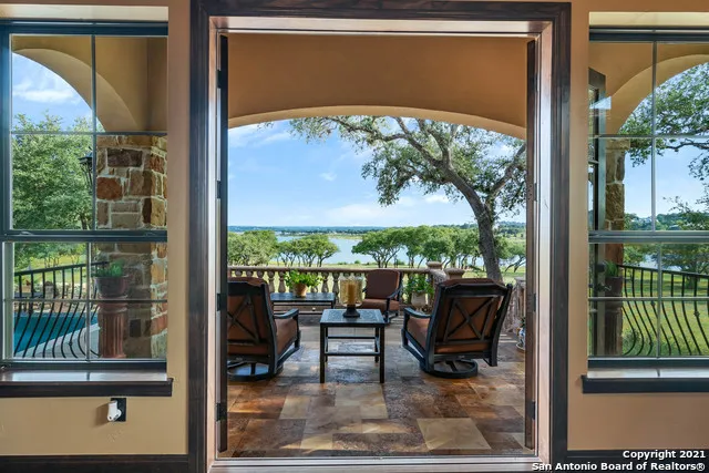 189 SHIMMERING SHORE CT Spring Branch, TX 78070