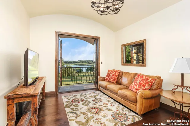 189 SHIMMERING SHORE CT Spring Branch, TX 78070