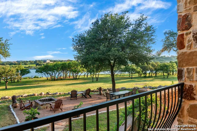 189 SHIMMERING SHORE CT Spring Branch, TX 78070