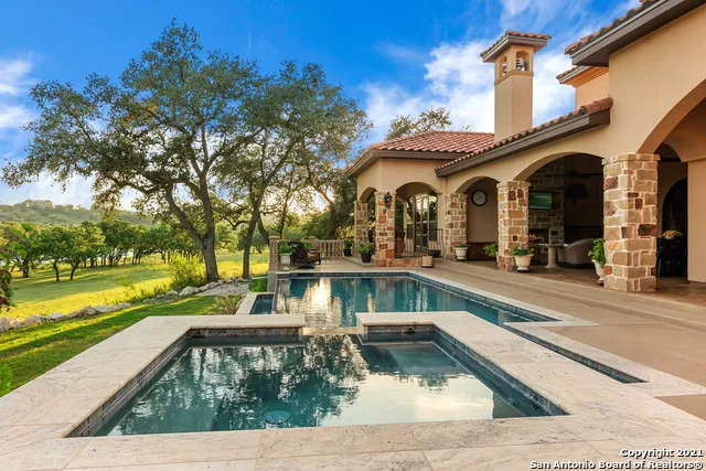 189 SHIMMERING SHORE CT Spring Branch, TX 78070