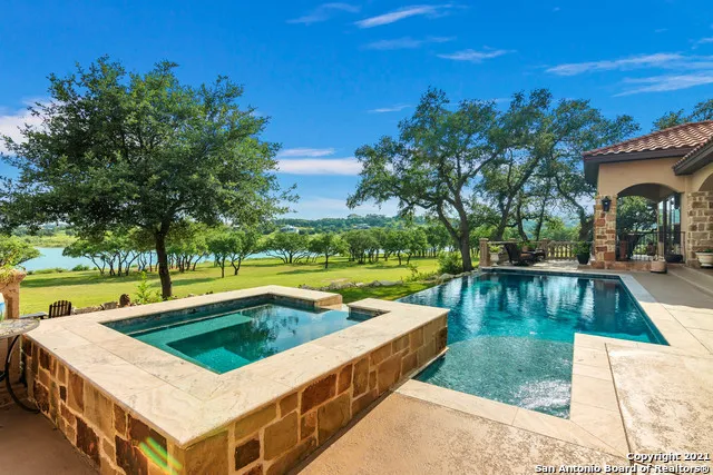 189 SHIMMERING SHORE CT Spring Branch, TX 78070