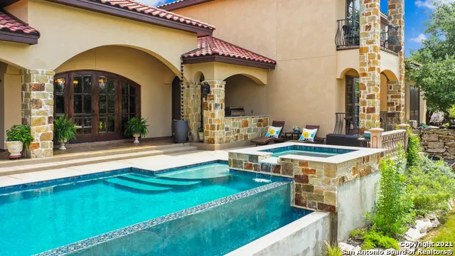 189 SHIMMERING SHORE CT Spring Branch, TX 78070
