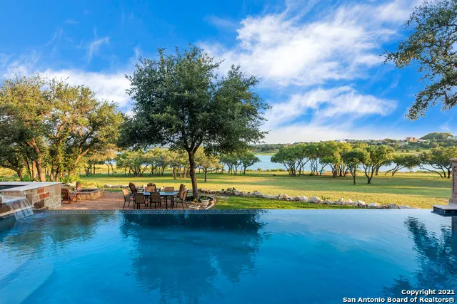 189 SHIMMERING SHORE CT Spring Branch, TX 78070