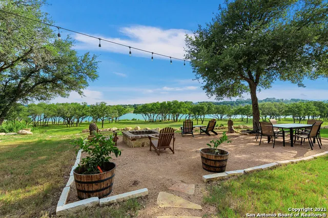 189 SHIMMERING SHORE CT Spring Branch, TX 78070