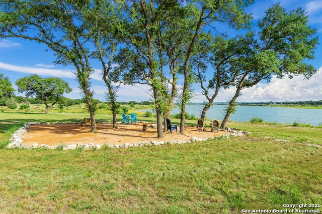 189 SHIMMERING SHORE CT Spring Branch, TX 78070