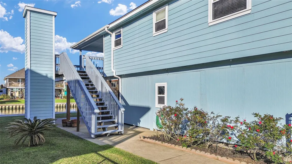 114 Four Master Road Freeport, TX 77541