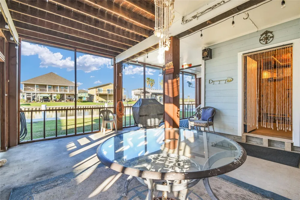 114 Four Master Road Freeport, TX 77541