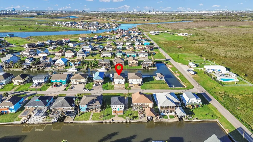 114 Four Master Road Freeport, TX 77541