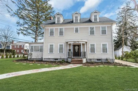 85 Violet Avenue