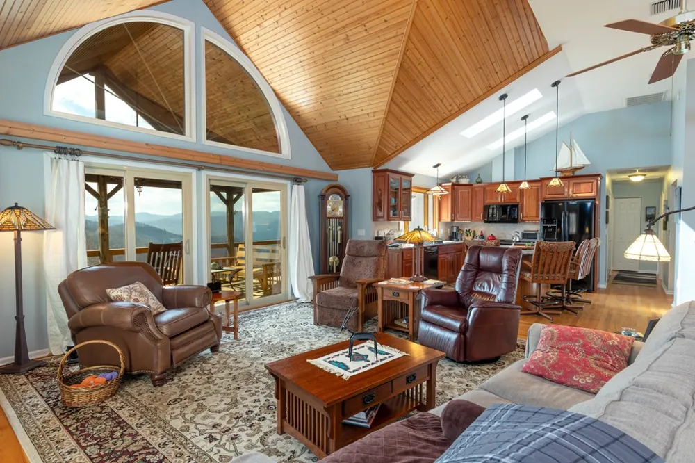 Windy Hill Circle Tuckasegee, NC 28783