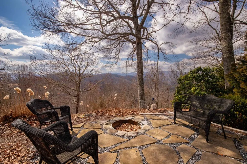 Windy Hill Circle Tuckasegee, NC 28783