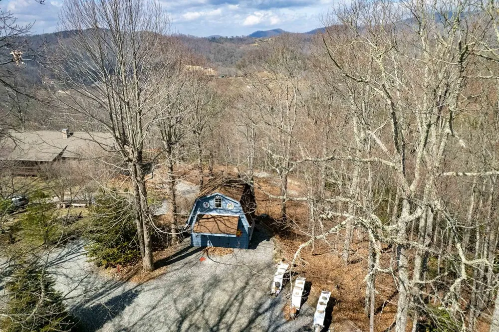 Windy Hill Circle Tuckasegee, NC 28783