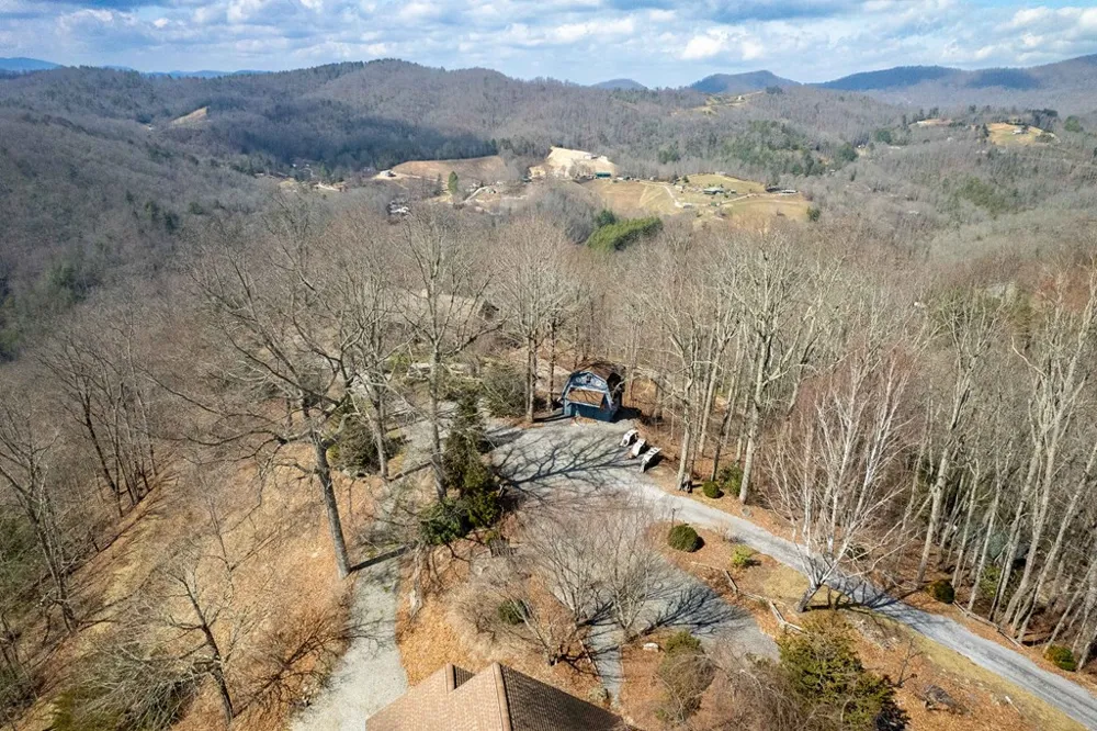 Windy Hill Circle Tuckasegee, NC 28783