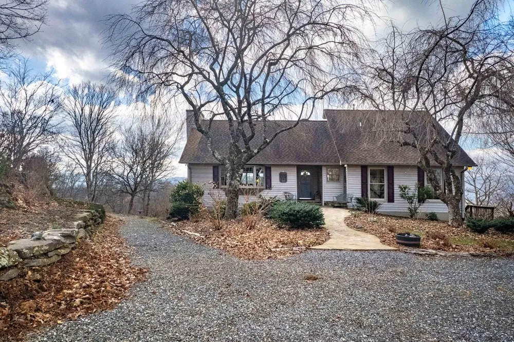 Windy Hill Circle Tuckasegee, NC 28783