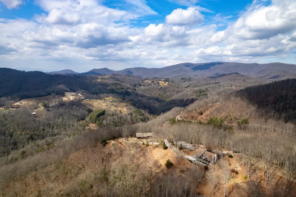 Windy Hill Circle Tuckasegee, NC 28783
