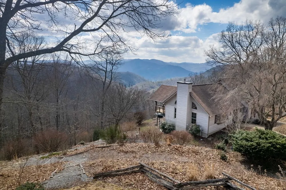 Windy Hill Circle Tuckasegee, NC 28783
